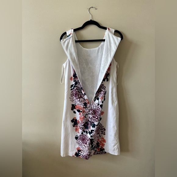 RICKI'S White Floral Sheath Dress Size 10 - Picture 2 of 10